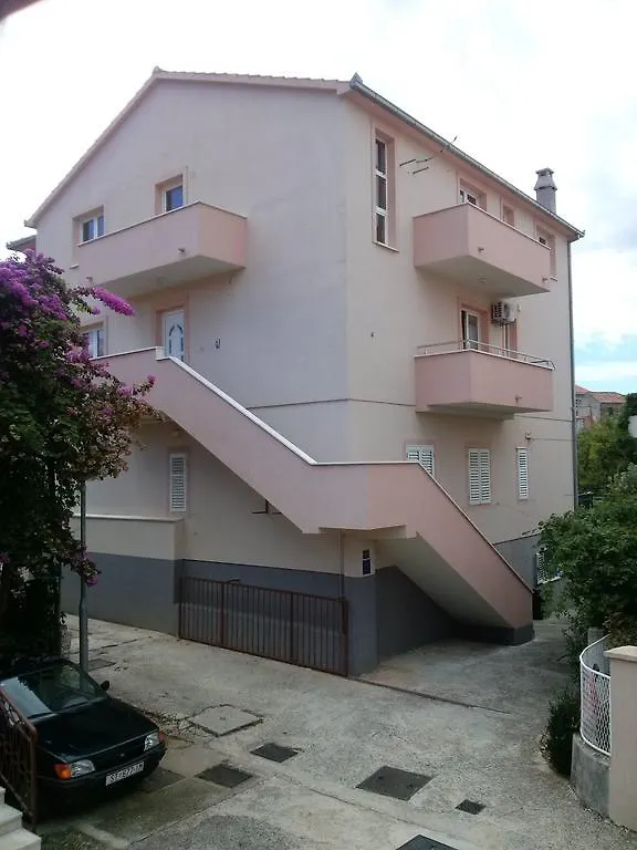 Apartments Belas Trogir Gæstehus